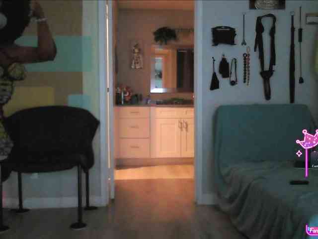 QueenAnitaDix webcam