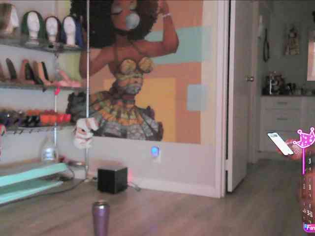 QueenAnitaDix webcam