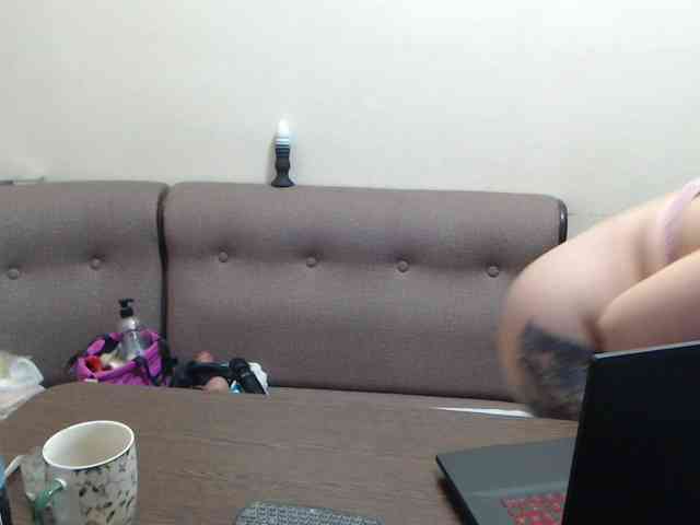GiuliaHotXXX1 webcam