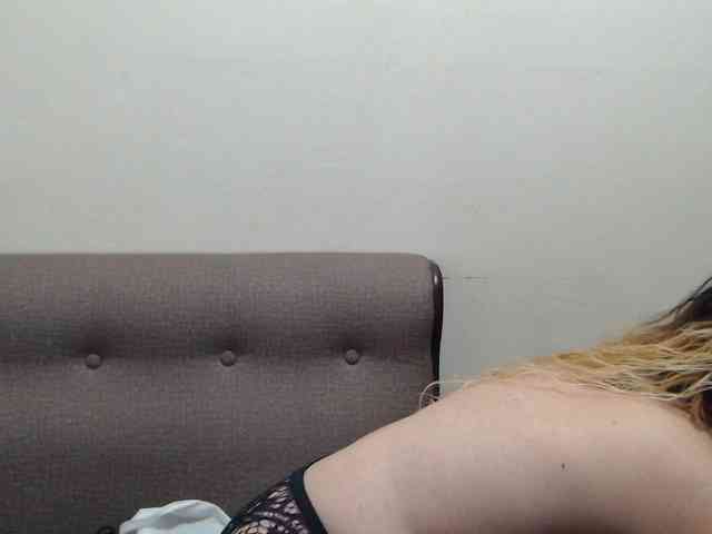 GiuliaHotXXX1 webcam