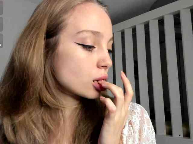 LISABABYMETAL webcam