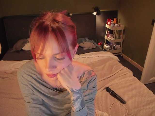 Mini-tiny Live Cam on BongaCams