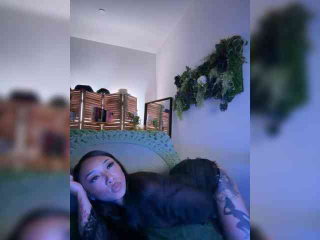 PreeminentJess webcam