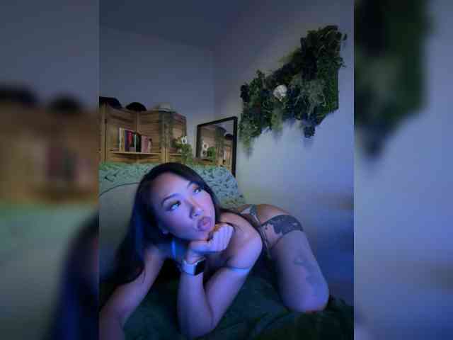 PreeminentJess webcam