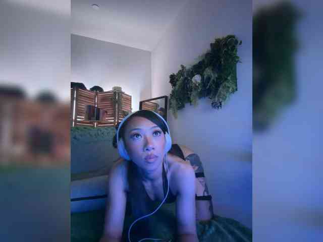 PreeminentJess webcam