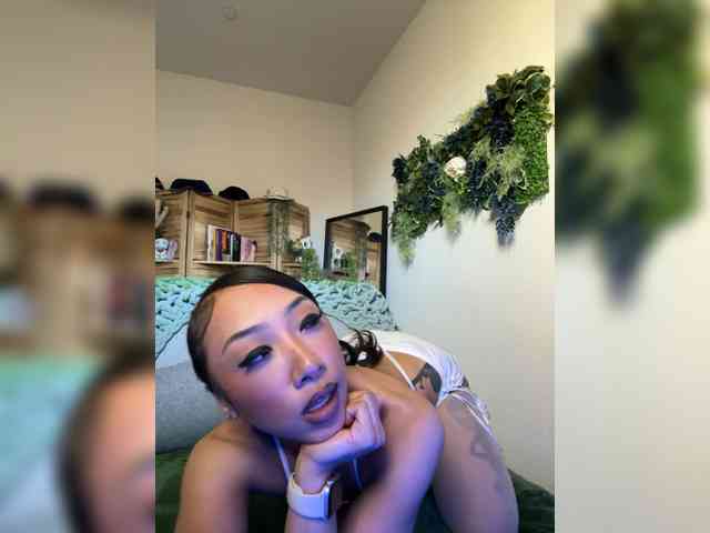 PreeminentJess webcam