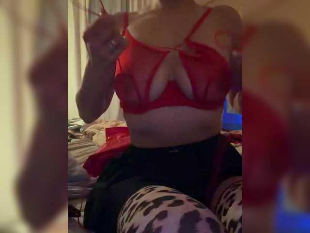 Entrez le videochat erotique avec le
modèle ShowTwins ShowTwins