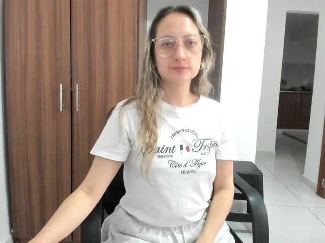Adelejohnsonn webcam