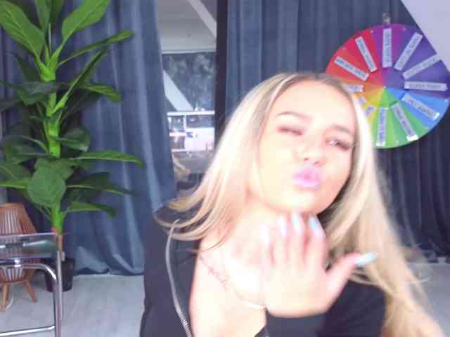 SpoilM3Mor3 webcam