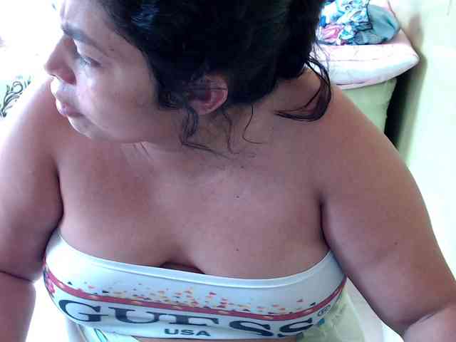 mia-naughty webcam
