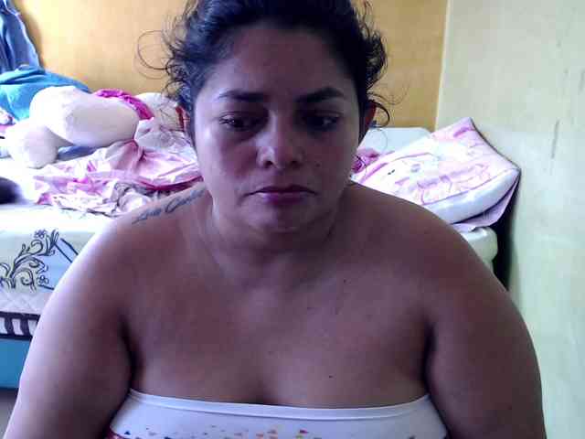 mia-naughty webcam