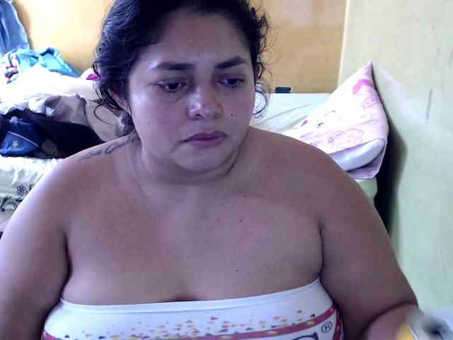 mia-naughty webcam