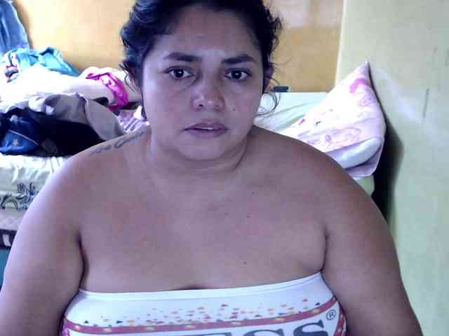 mia-naughty webcam