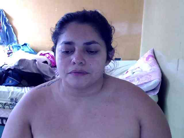 mia-naughty webcam