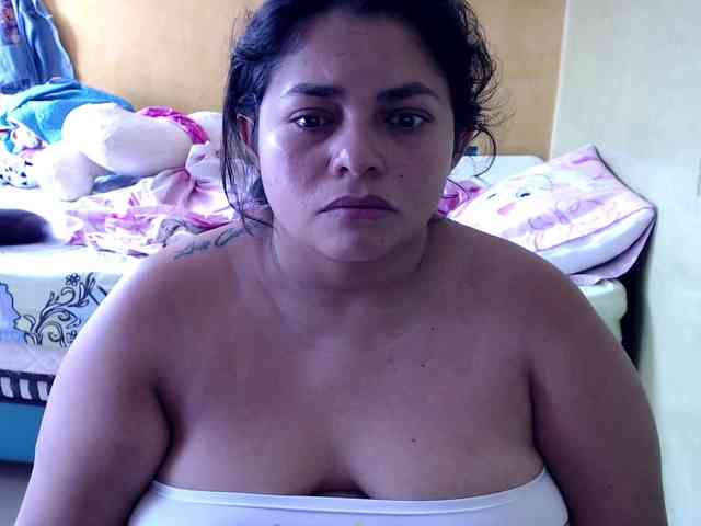 mia-naughty webcam