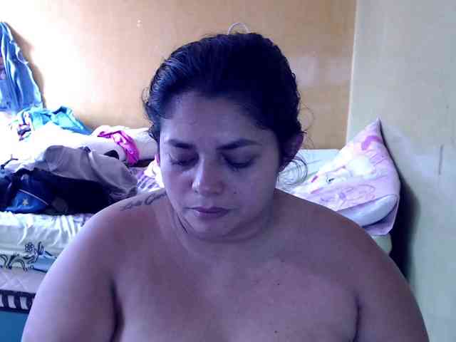 mia-naughty webcam