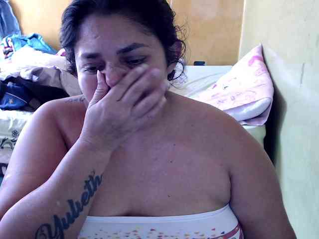 mia-naughty webcam