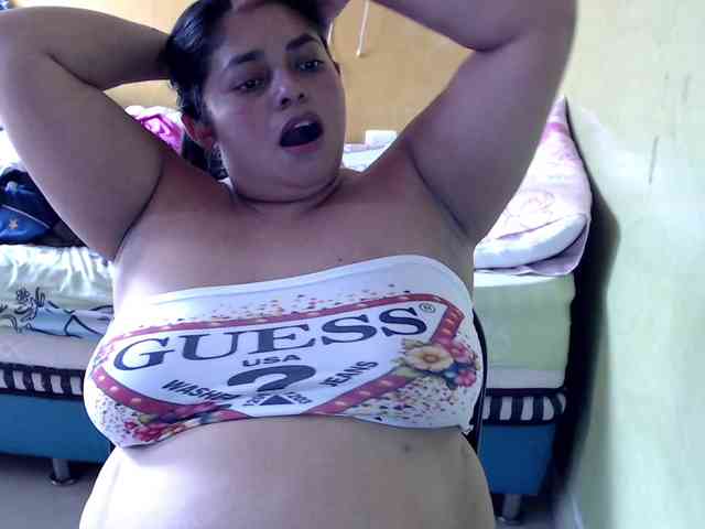 mia-naughty webcam