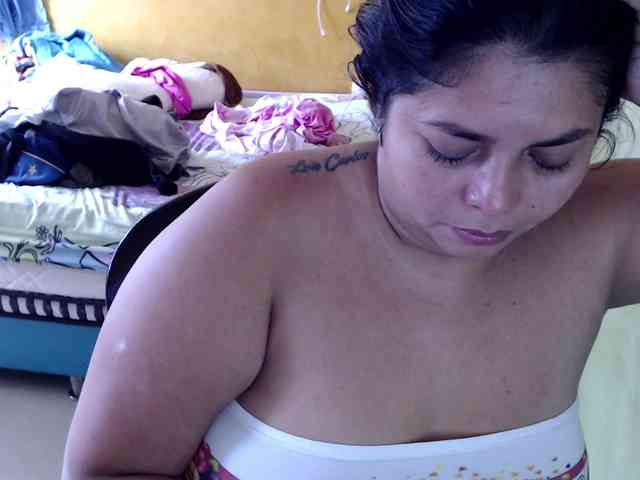 mia-naughty webcam