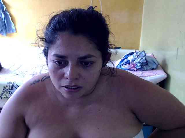 mia-naughty webcam