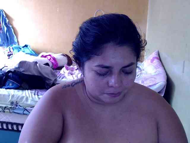 mia-naughty webcam