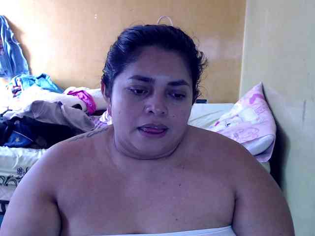 mia-naughty webcam