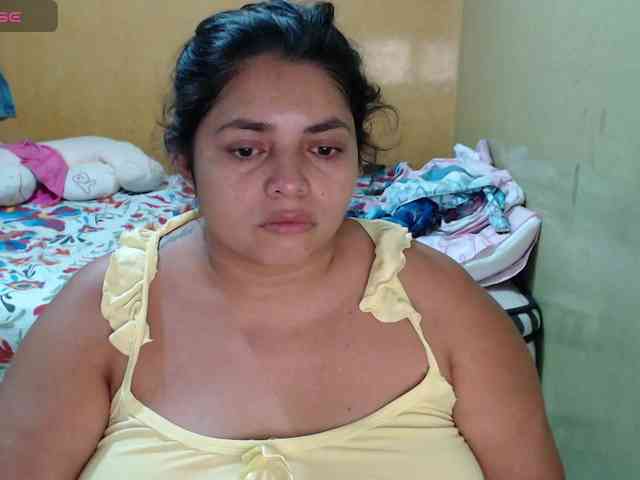 mia-naughty webcam