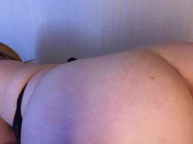 Emma-Blonde webcam