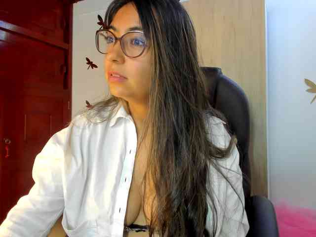 Isabella221 webcam