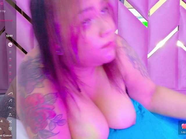 kinkyhousewifee webcam