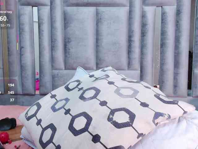 kinkyhousewifee webcam