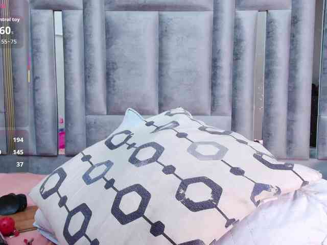 kinkyhousewifee webcam