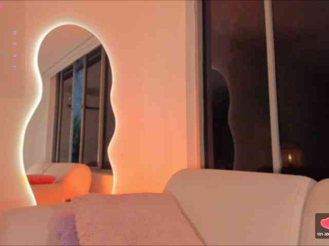 Megan-Holly webcam