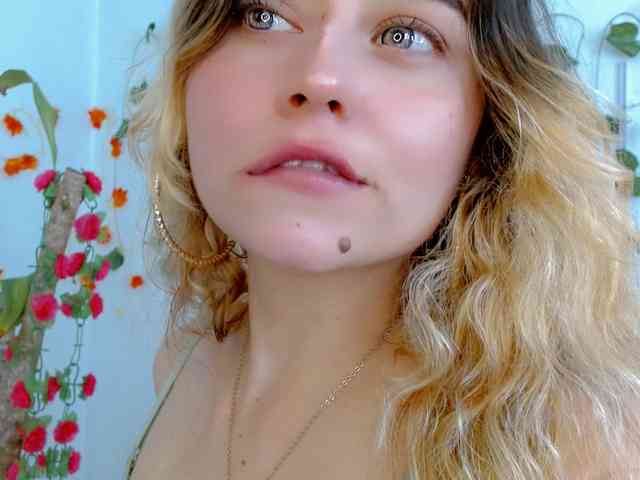 Sabrinaolsons webcam