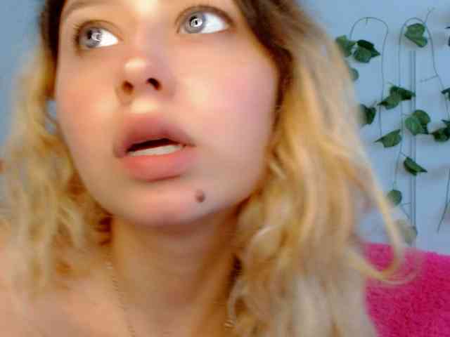 Sabrinaolsons webcam