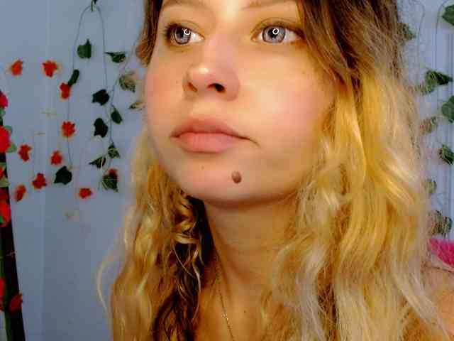 Sabrinaolsons webcam