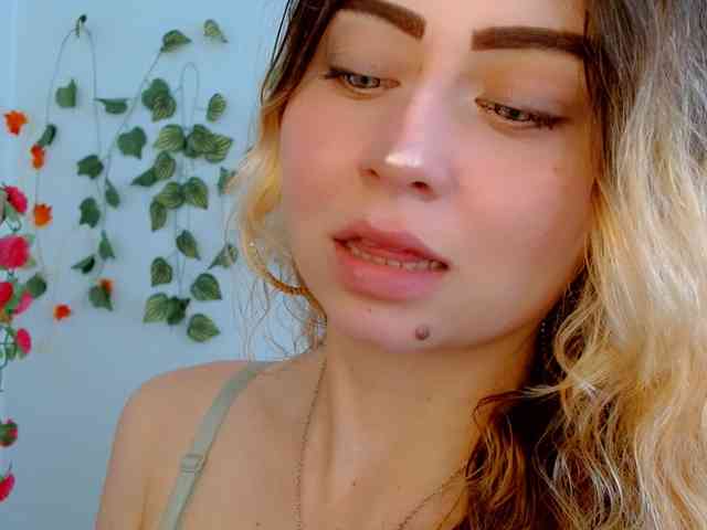 Sabrinaolsons webcam