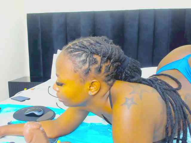 Pretty-Queen webcam