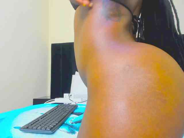 Pretty-Queen webcam
