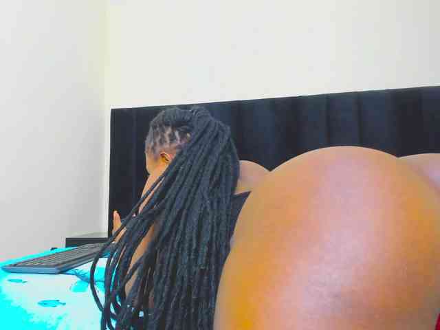 Pretty-Queen webcam