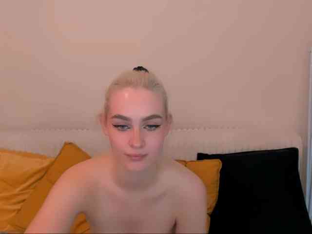 OliviaKisss3 webcam