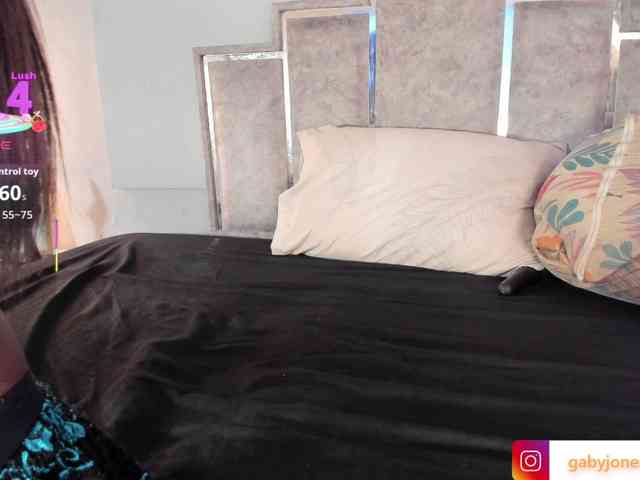 GabyyJones webcam