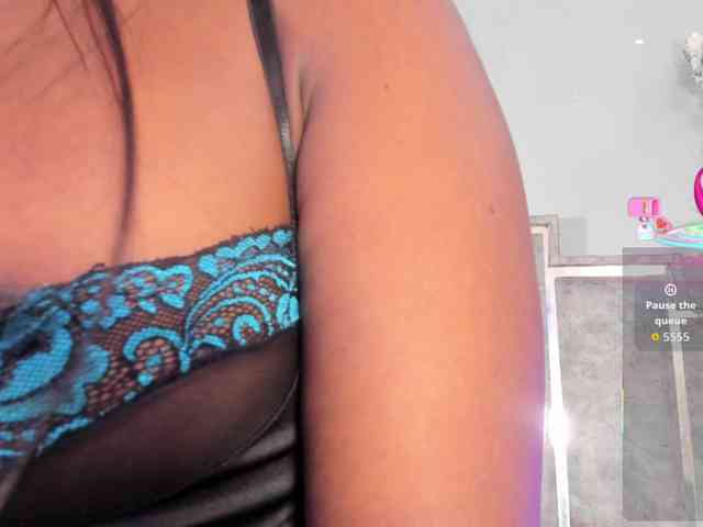 GabyyJones webcam