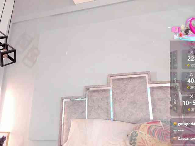 GabyyJones webcam