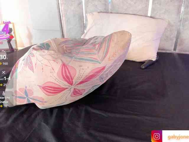 GabyyJones webcam
