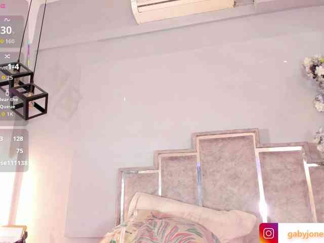 GabyyJones webcam