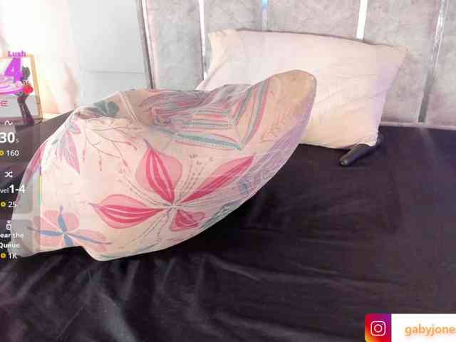 GabyyJones webcam