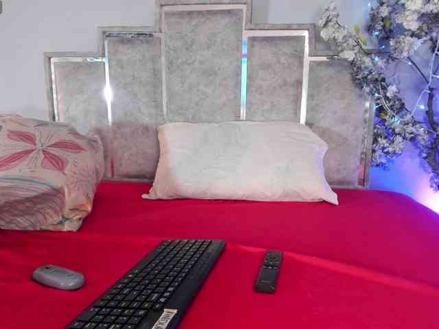 GabyyJones webcam