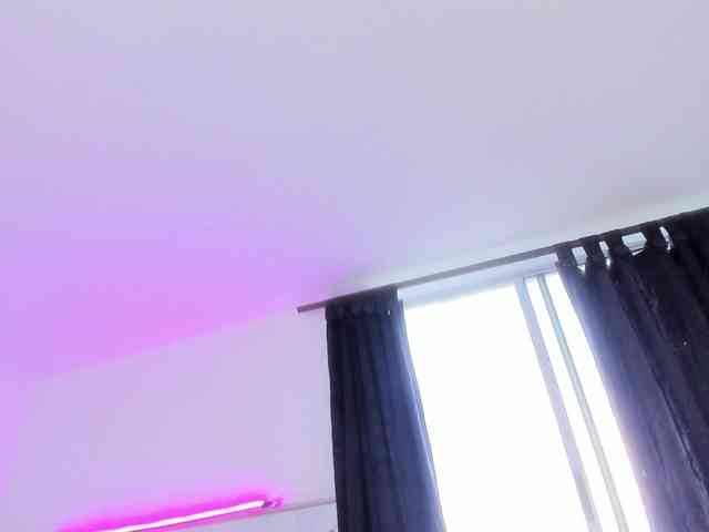 AlanaRouse1 webcam