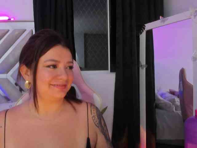AlanaRouse1 webcam